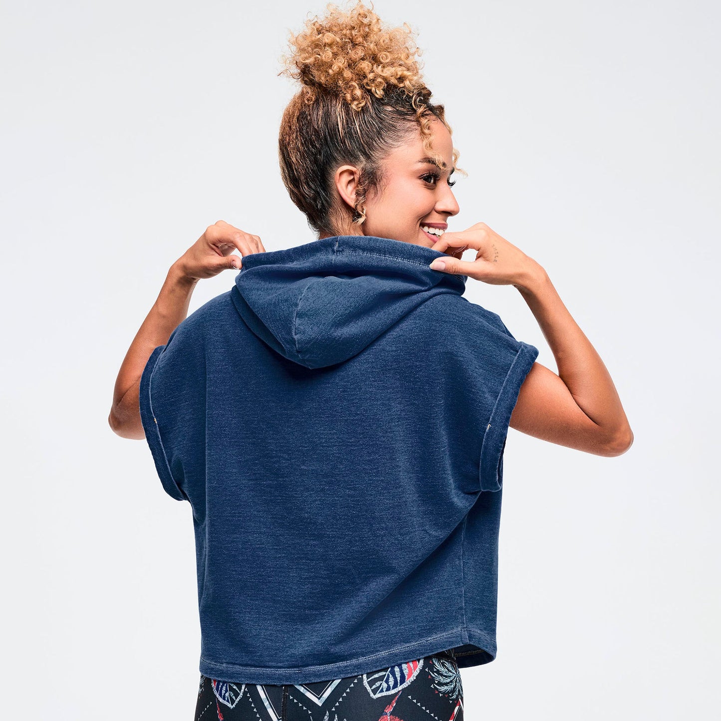 Latin Movement Short Sleeve Crop Pullover Hoodie Z1T001104